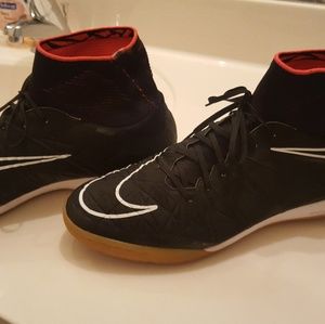 Nike hypervenom indoor soccer shoes